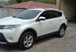 Selling Pearl White Toyota RAV4 2014 in Santa Ana-0