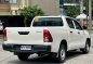 Selling White Toyota Hilux 2019 in Makati-8