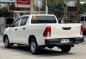 Selling White Toyota Hilux 2019 in Makati-7