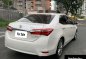 Selling Pearl White Toyota Corolla Altis 2015 in Pasig-2