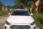  White Hyundai Elantra 2018 for sale in Manual-7