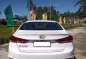  White Hyundai Elantra 2018 for sale in Manual-8