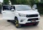 Selling White Toyota Hilux 2017 in Quezon-1