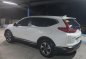 Selling White Honda CR-V 2018 in Mandaluyong-3