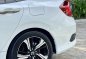 Selling White Honda Civic 2019-4