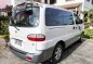 Selling White Hyundai Starex 2006 in Manila-3