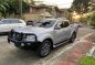 Selling Pearl White Nissan Navara 2019 in Quezon-1