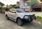 Selling Pearl White Nissan Navara 2019 in Quezon-0