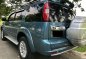 Selling Blue Ford Everest 2014 in Makati-1