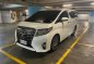 Selling Pearl White Toyota Alphard 2018 in Pateros-3