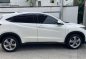 Selling Pearl White Honda Hr-V 2015 in Makati-4