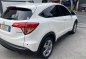 Selling Pearl White Honda Hr-V 2015 in Makati-3