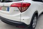 Selling Pearl White Honda Hr-V 2015 in Makati-7