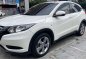 Selling Pearl White Honda Hr-V 2015 in Makati-9