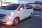 Pearl White Hyundai Grand Starex 2011 for sale in Automatic-5