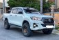 Selling White Toyota Hilux 2020 -1
