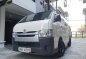 Selling White Toyota Hiace 2018 in Quezon City-7