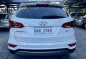 White Hyundai Santa Fe 2017 for sale in Automatic-3