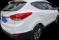 Selling Pearl White Hyundai Tucson 2015 in Manila-3