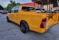 Selling Yellow Toyota Hilux 2005 in Pateros-3