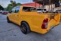 Selling Yellow Toyota Hilux 2005 in Pateros-8