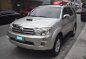 Selling Silver Toyota Fortuner 2011 in Quezon City-1