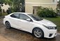 Pearl White Toyota Corolla Altis 2011 for sale in Mandaluyong-3
