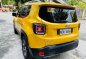 Selling Yellow Jeep Renegade 2017 in Manila-5