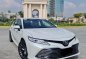Selling Pearl White Toyota Camry 2019 in Pasig-0