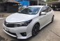 Selling Pearl White Toyota Altis 2016 in Manila-0