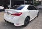 Selling Pearl White Toyota Altis 2016 in Manila-5