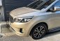 Selling Beige Kia Carnival 2017 in Makati-0