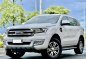 Selling White Ford Everest 2016 in Makati-1