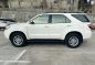 Selling White Toyota Fortuner 2011 in Manila-8