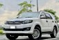 Selling White Toyota Fortuner 2012 in Makati-1