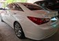 Selling Pearl White Hyundai Sonata 2011 in Cainta-2
