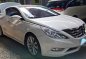 Selling Pearl White Hyundai Sonata 2011 in Cainta-3