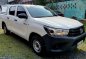 Selling White Toyota Hilux 2016 in Caloocan-1
