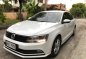 Purple Volkswagen Jetta 2016 for sale in Manual-1