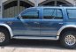 Purple Ford Everest 2005 for sale in Manual-1
