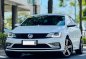 Purple Volkswagen Jetta 2016 for sale in Automatic-1