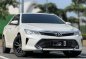 Selling White Toyota Camry 2016 in Makati-0