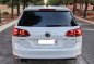 White Volkswagen Golf 2017 for sale in Automatic-3