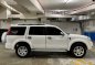 Selling White Ford Everest 2015 in Makati-0