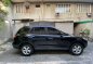 Selling White Hyundai Santa Fe 2010 in Makati-8