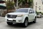 Selling White Ford Everest 2010 in Manila-2