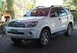 Selling White Toyota Fortuner 2009 in Manila-7