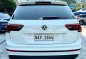 White Volkswagen Tiguan 2018 for sale in Automatic-4