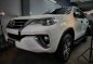 Selling White Toyota Fortuner 2017 in Manila-7