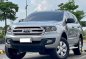 Selling White Ford Everest 2016 in Makati-1